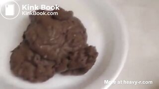 Cute girl takes a nasty dump, great sounds