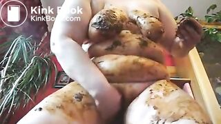 Fat Bitch Masturbating In Scatmp4