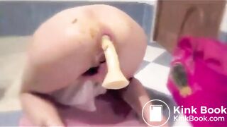 Shitty anal dildo