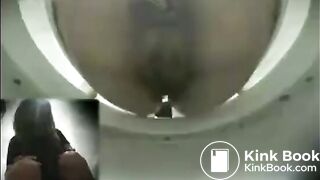 トイレで排泄 - Scat