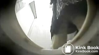 トイレで排泄 - Scat