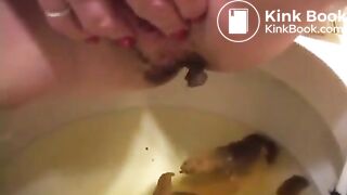 Scat in pussy play