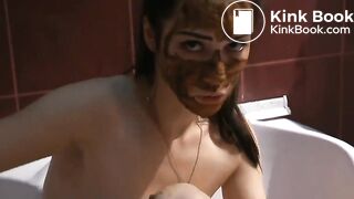 Gorgeous Matilda smears scat and plays with hersel
