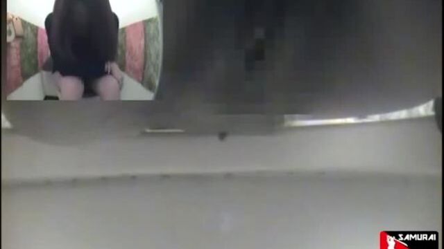Japanese woman shitting in the toilet - Unsensored Japanese scat porn videos