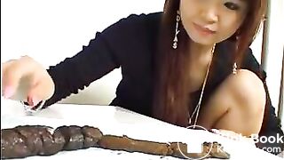 Akane Wakatsuki masturbating with her own shit