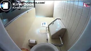 Webcam in public Japanese toilet - Unsensored Japanese scat porn videos