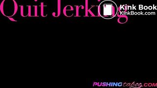 Mom and aunt play with memp4