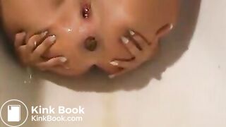 Sharka poops in a tub