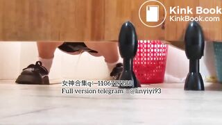 The girl excreted profusely in the toilet 90