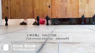 The girl excreted profusely in the toilet 90