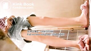 The girl excreted profusely in the toilet 92