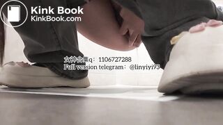 The girl excreted profusely in the toilet 93