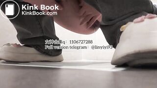 The girl excreted profusely in the toilet 93