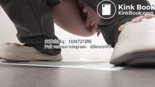 The girl excreted profusely in the toilet 93