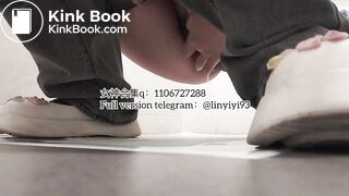 The girl excreted profusely in the toilet 93