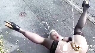 Blonde Piss n Shit