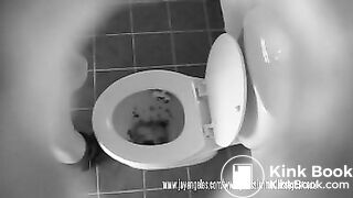 Big pooping blonde caught on spycam