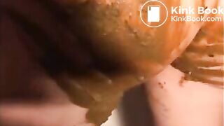 Woman shit diarrhea and smear it on her butt