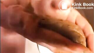 Woman shit diarrhea and smear it on her butt