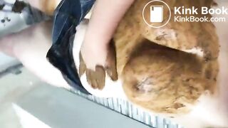 Hot chubby girl hot shit play in the shower