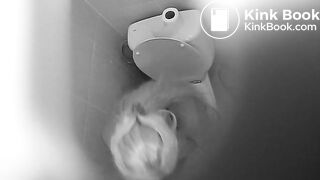 Blonde's big turd won't flush