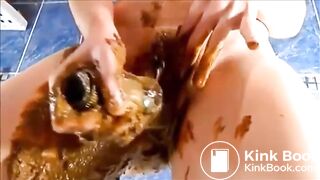 Girl shitting and fisting her pussy