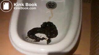 Messy poo in the bidet