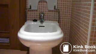 Messy poo in the bidet