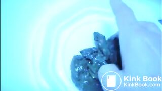 Hot milf shit and piss in the bathtube