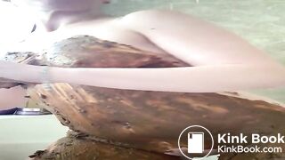 Hot mature slut smears her tasty shit all over her body