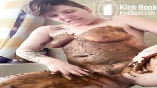 Hot mature slut smears her tasty shit all over her body