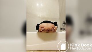 Very constipated lady