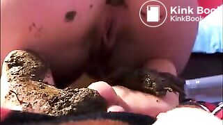 Cam girl shitting on her feet