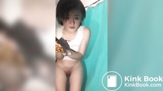 Hot cutiepie smears her sweet shit on her sexy ass and pussy and tastes her shit