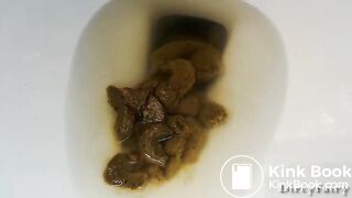 hairy lady pooping