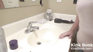 Chubby housewife shits in sink