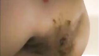 Milf is showing her pulsating asshole with shit