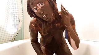 Hot Punk Girl uses twenty loads of shit to smear her sexy body