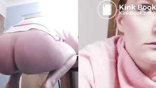 Attractive redhead poops