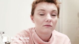 Attractive redhead poops