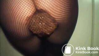 Hot butt milf shitting on her fishnet