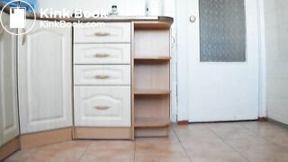 Big lady's big poo in her kitchen