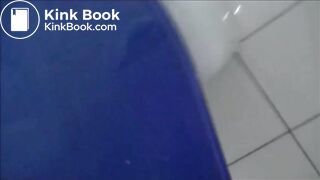 Big but mom shitting in the toilet