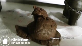 Nathalie's big dump on the floor