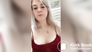 Bella_kackt_verschmiert_den_Arsch