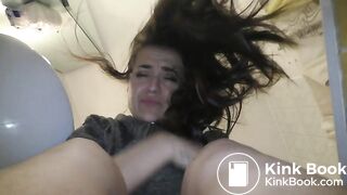 goosebumps when she shits