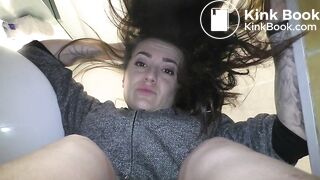 goosebumps when she shits