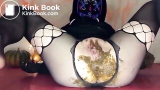 its Nearly HALLOWEEN Scope out the pumpkin!