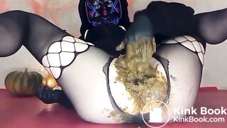 its Nearly HALLOWEEN Scope out the pumpkin!