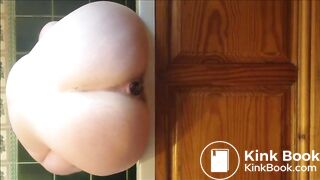 Nice big poop from a beautiful bottom